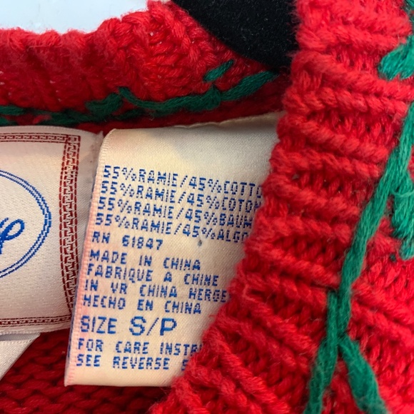 The Disney Store Winnie the Pooh Christmas Knit Cardigan Size Small Red VTG Rare - Picture 5 of 16